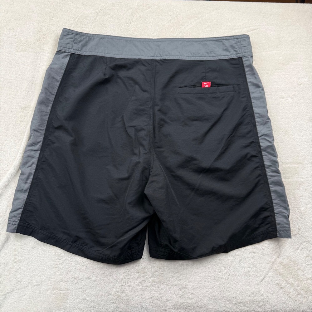 Vintage Nike Volleyball Mens 34x9" Grey/Black Color Block Retro Athletic Short - Picture 2 of 7